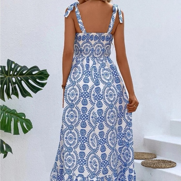 New split thigh maxi dress - Picture 7 of 7